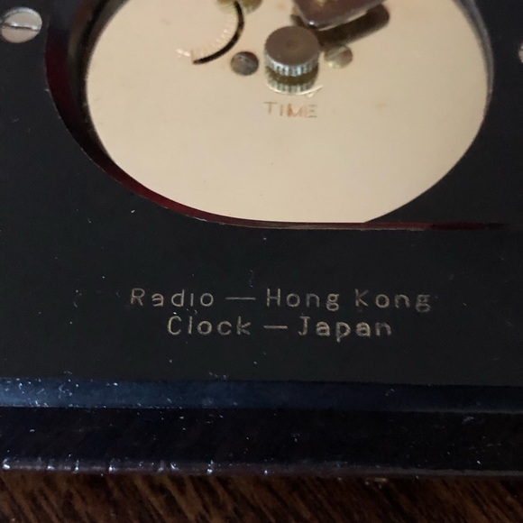 Vintage Leather Bound Travel Radio/Alarm Clock - Picture 7 of 12